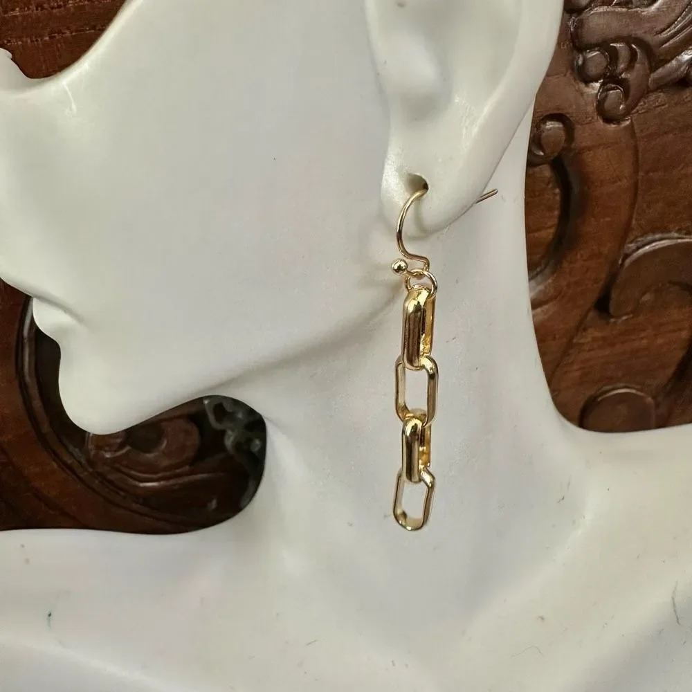 Gold tone chain link earrings